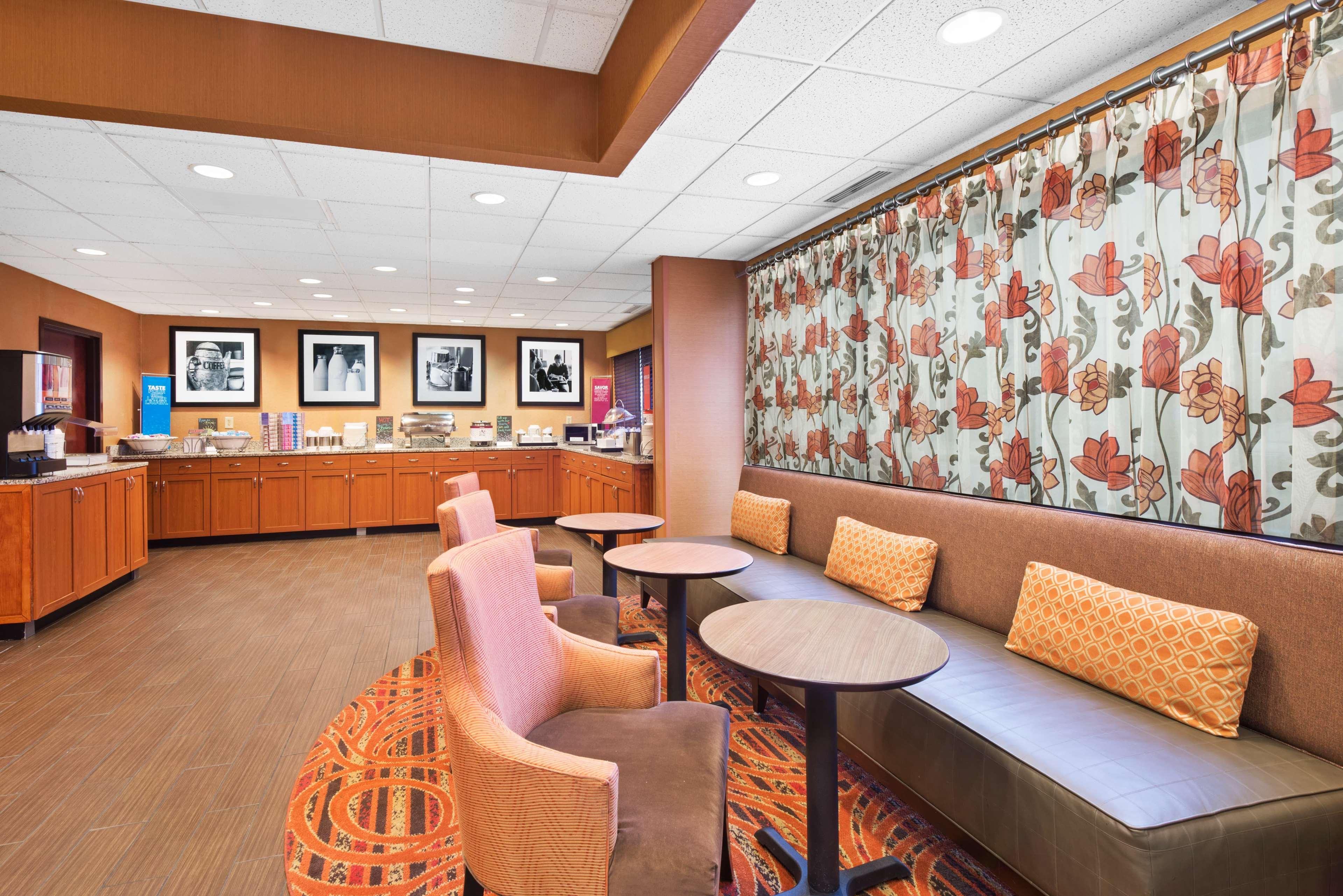 Hampton Inn Winfield Teays Valley Exterior photo