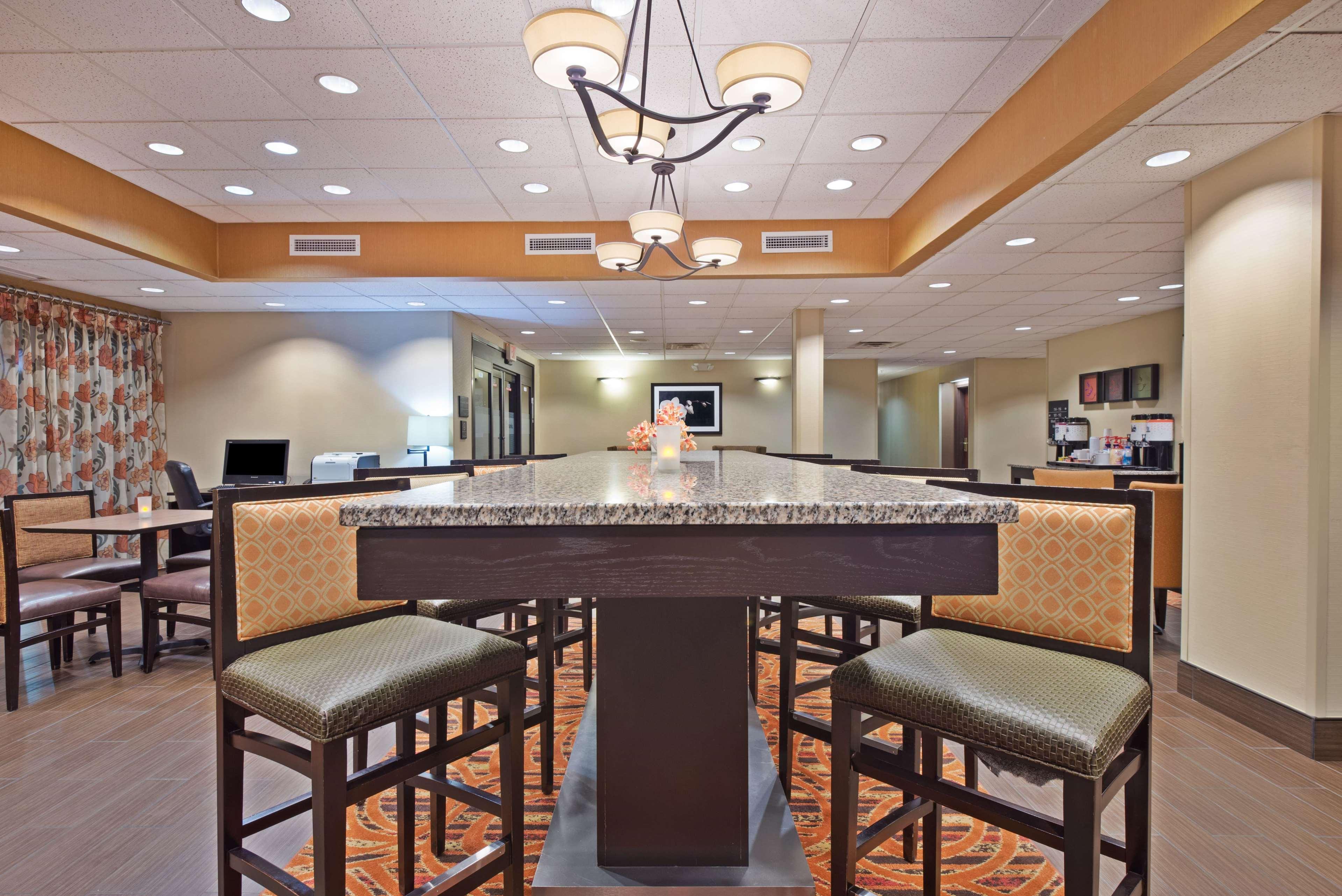 Hampton Inn Winfield Teays Valley Exterior photo