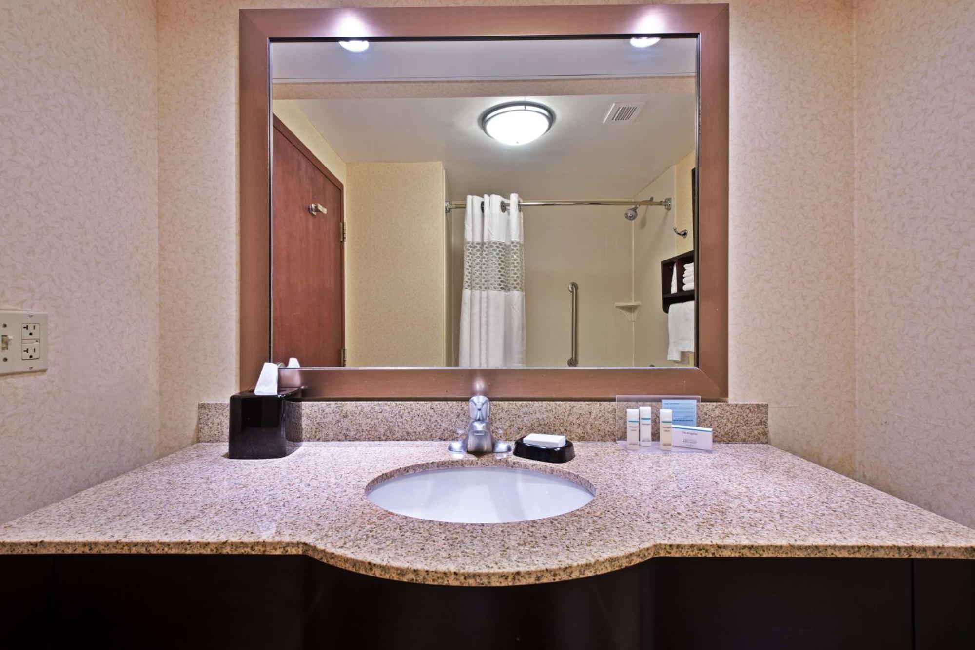 Hampton Inn Winfield Teays Valley Exterior photo